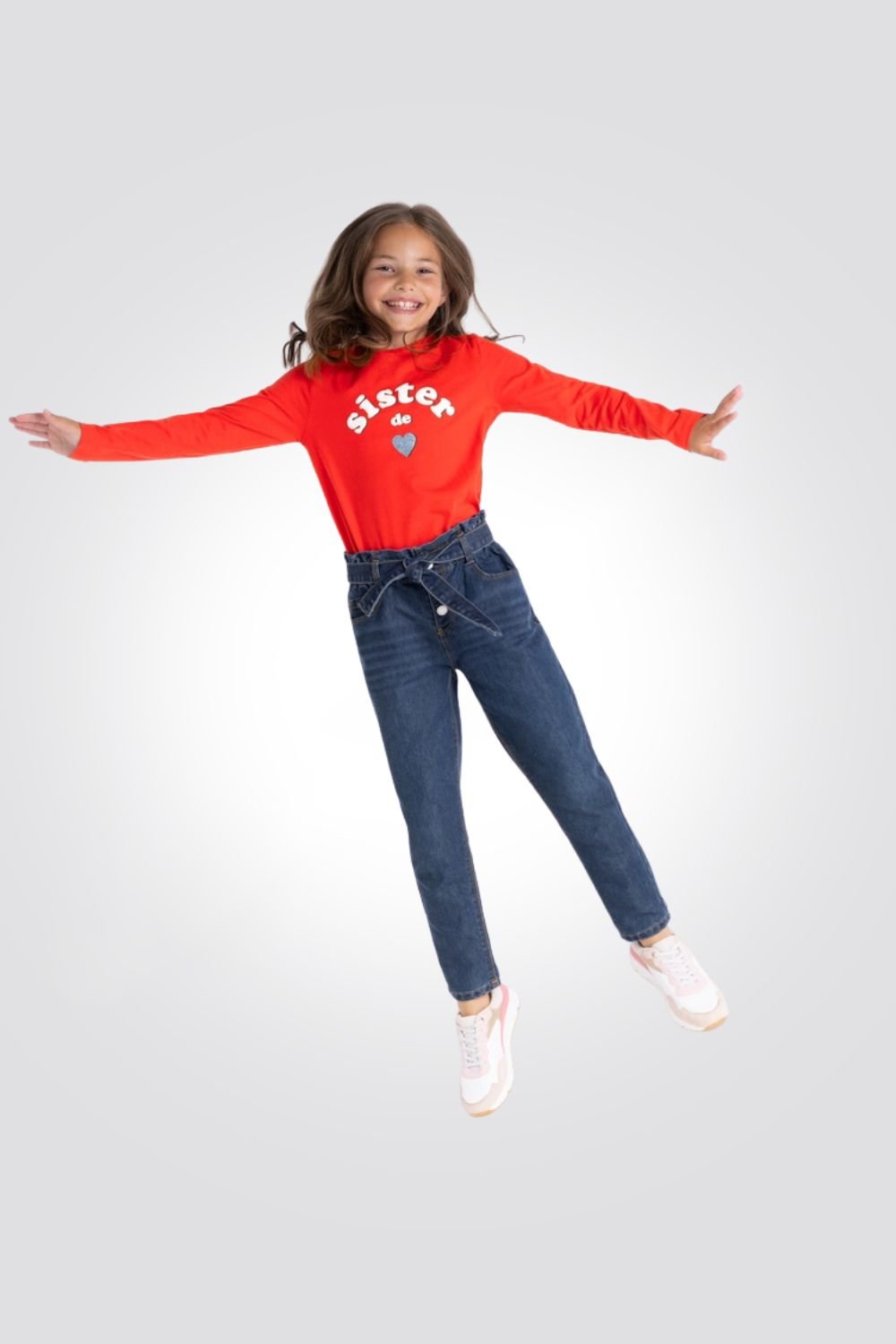 OKAIDI - טישירט אדומה עם שרוולים ארוכים והדפס SISTER - MASHBIR//365