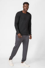 DELTA - טישירט ארוכה קלאסית צווארון עגול בצבע שחור - MASHBIR//365