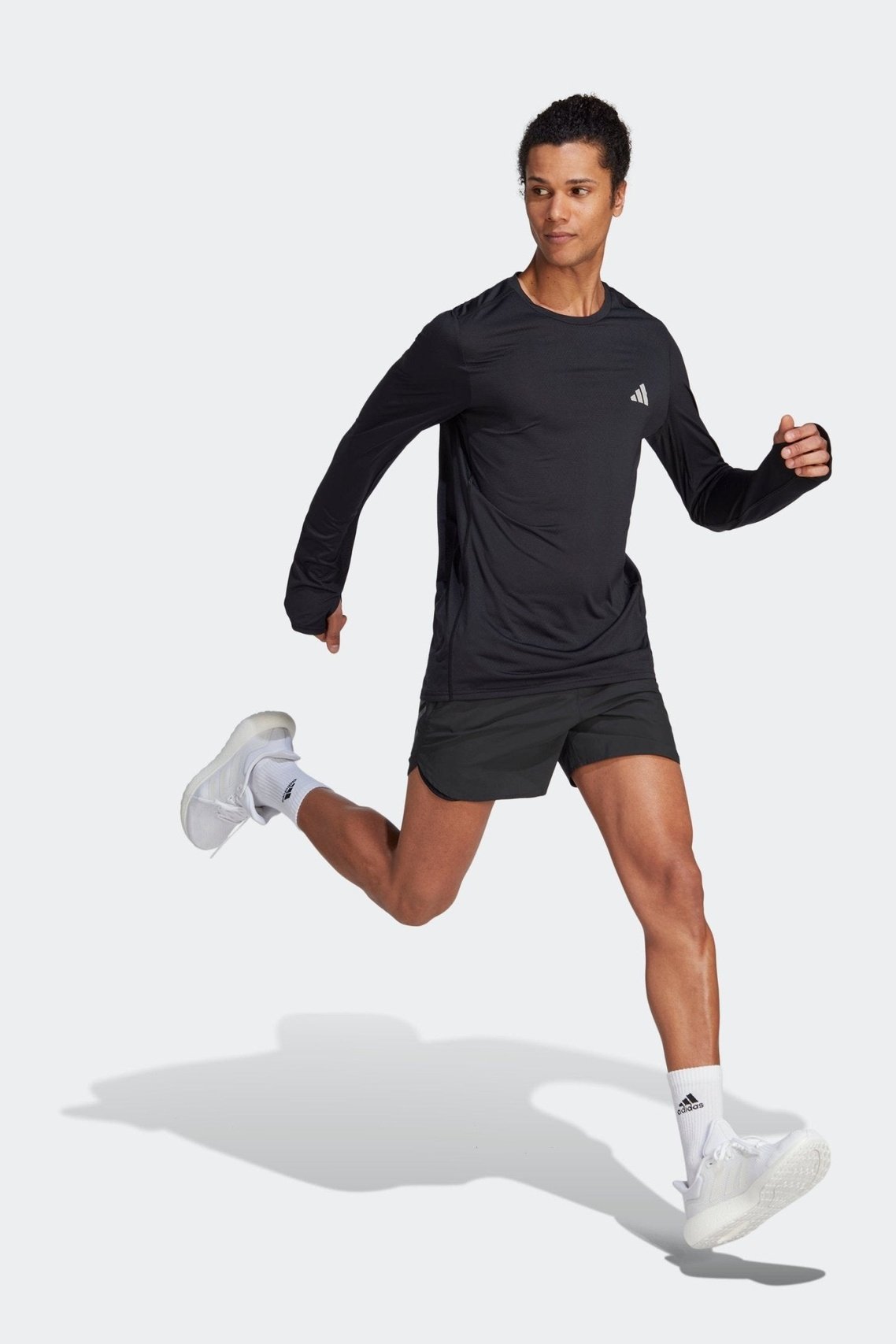 ADIDAS - טישירט ארוכה לגברים Run It בצבע שחור - MASHBIR//365