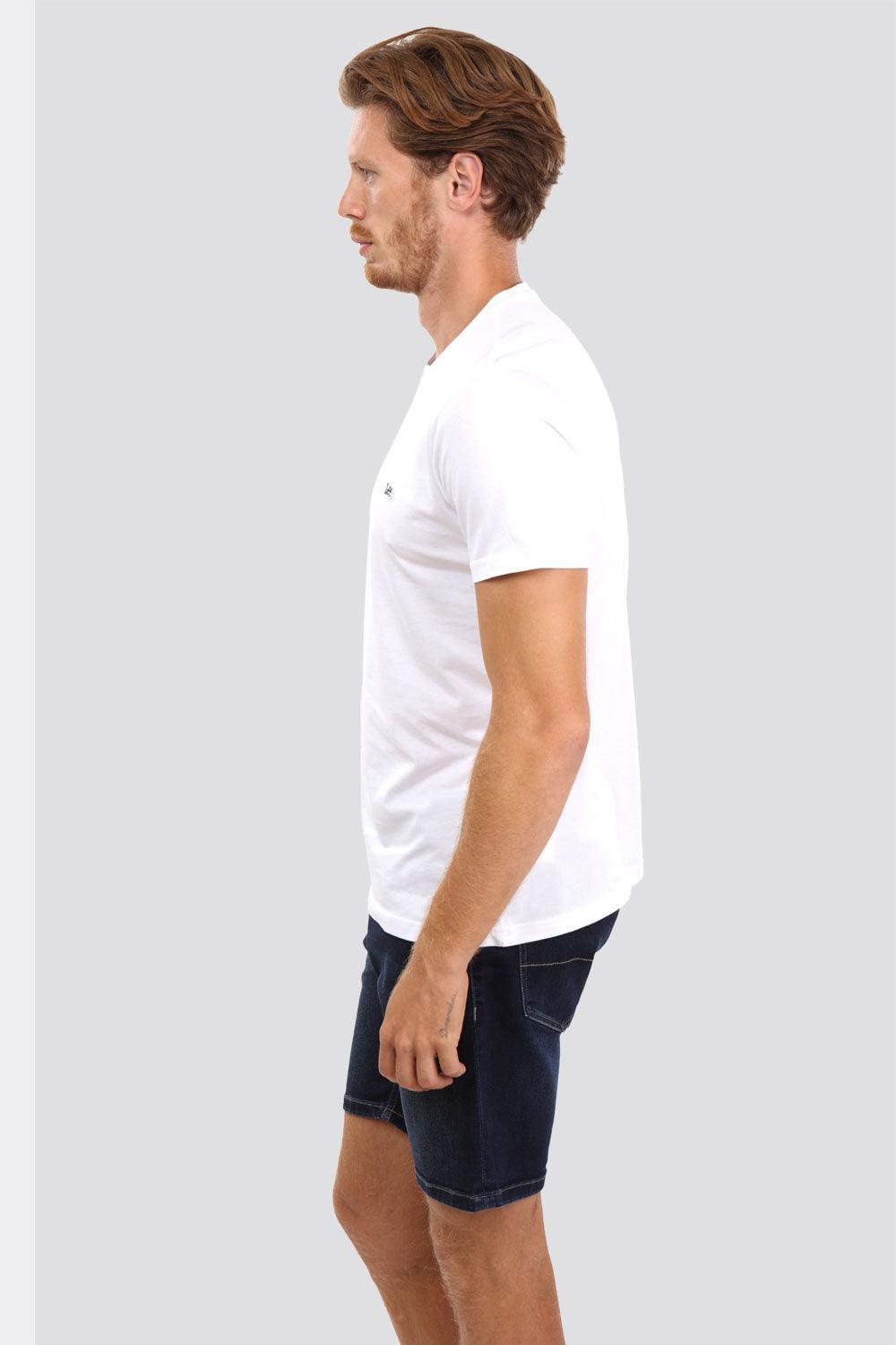 LEE - טישירט בצבע לבן לוגו רקום - MASHBIR//365