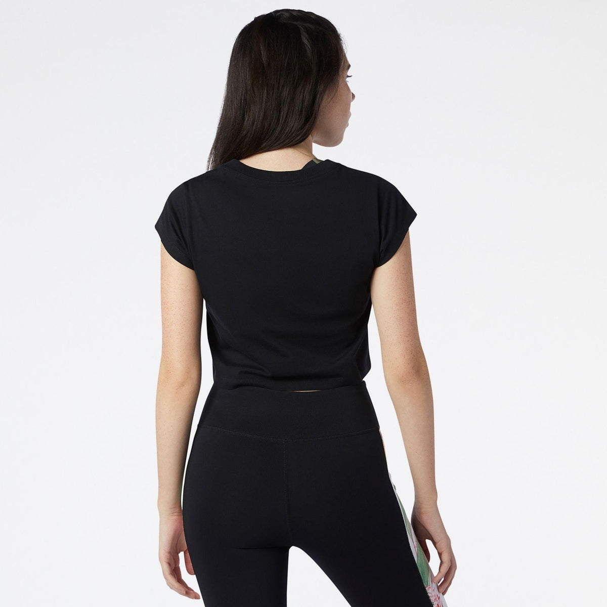 NEW BALANCE - טישירט BOTANICAL בצבע שחור - MASHBIR//365