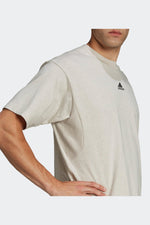 ADIDAS - טישירט BOTANICALLY DYED בצבע בז' - MASHBIR//365