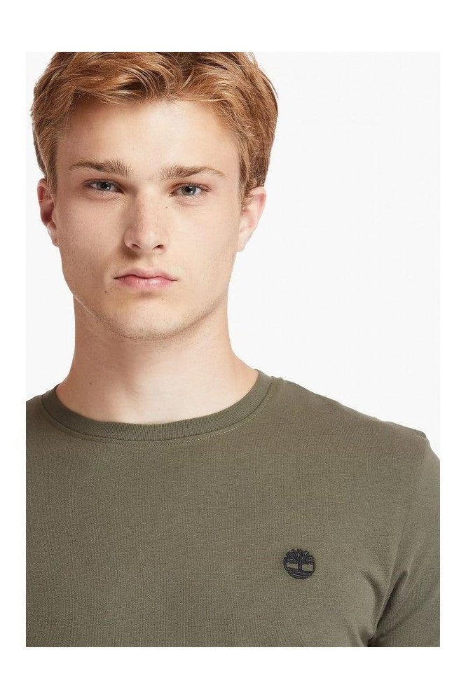 TIMBERLAND - טישירט DUN RIVER בצבע ירוק זית - MASHBIR//365