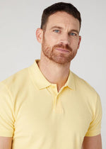 WRANGLER - טישירט פולו בצבע צהוב בננה - MASHBIR//365