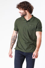 SCORCHER - טישירט פולו קצרה בצבע ירוק זית - MASHBIR//365