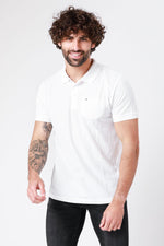 SCORCHER - טישירט פולו קצרה בצבע לבן - MASHBIR//365