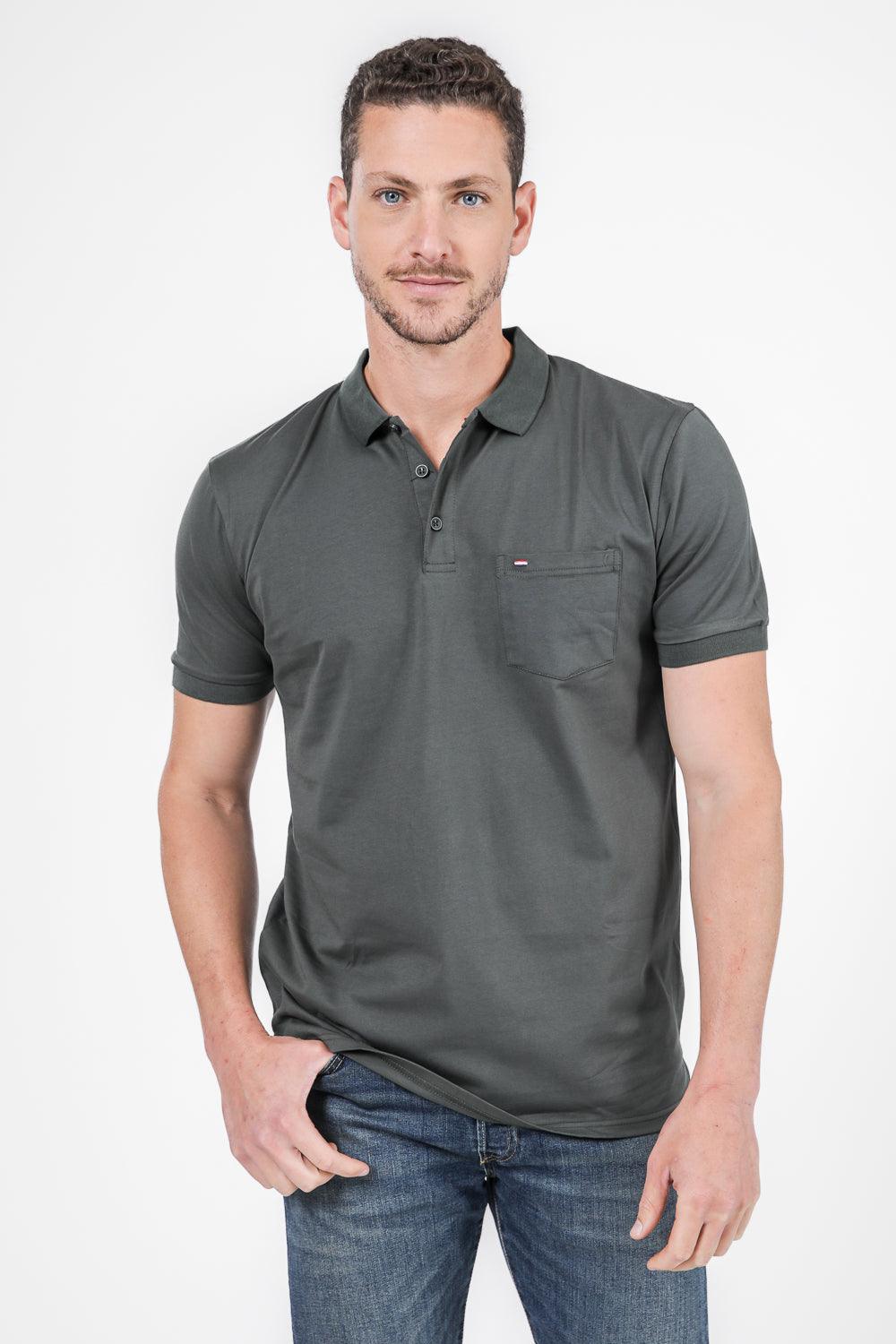 SCORCHER - טישירט פולו עם כיס בחזה בצבע ירוק זית - MASHBIR//365