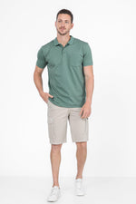 SCORCHER - טישירט פולו עם כיס בחזה בצבע ירוק זית - MASHBIR//365