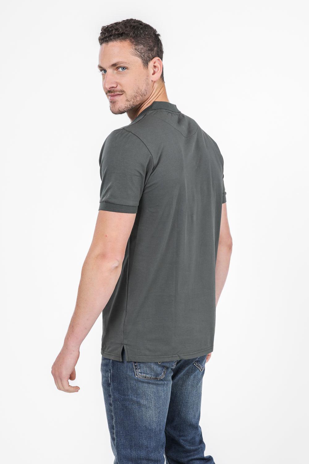 SCORCHER - טישירט פולו עם כיס בחזה בצבע ירוק זית - MASHBIR//365