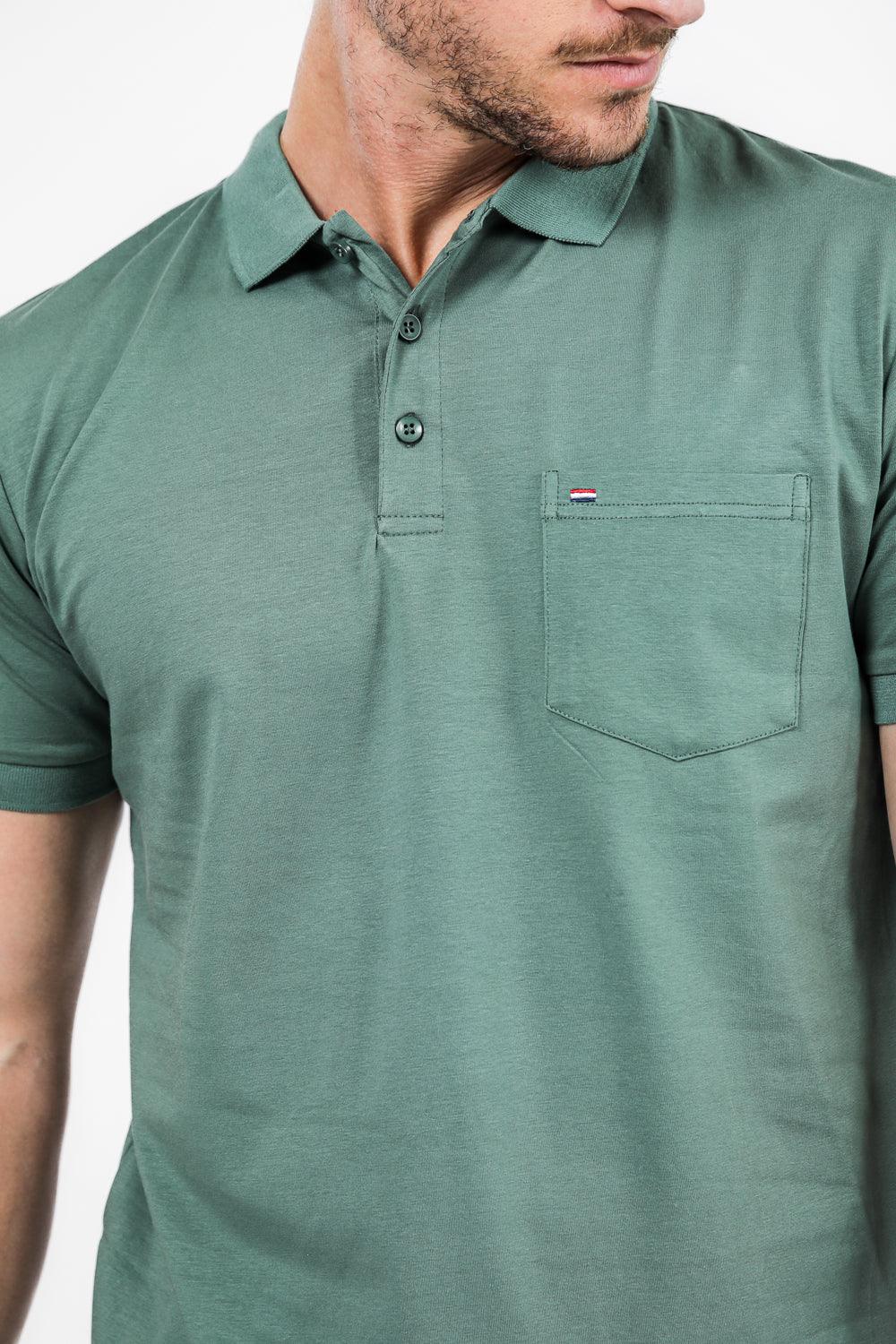 SCORCHER - טישירט פולו עם כיס בחזה בצבע ירוק זית - MASHBIR//365