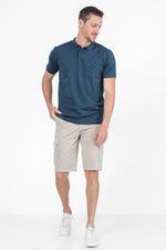 SCORCHER - טישירט פולו עם כיס בחזה בצבע נייבי - MASHBIR//365