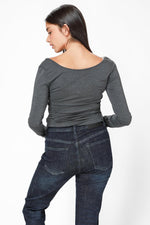  טישירט ג'רסי מפתח רחב בצבע אפור | קנת קול 
