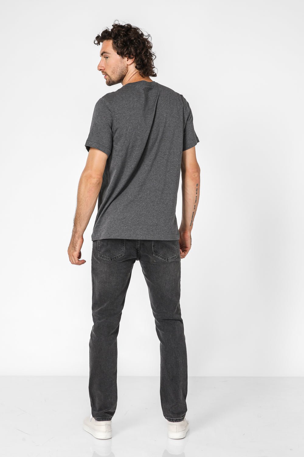 Tommy Hilfiger - טישירט הדפס בצבע אפור - MASHBIR//365