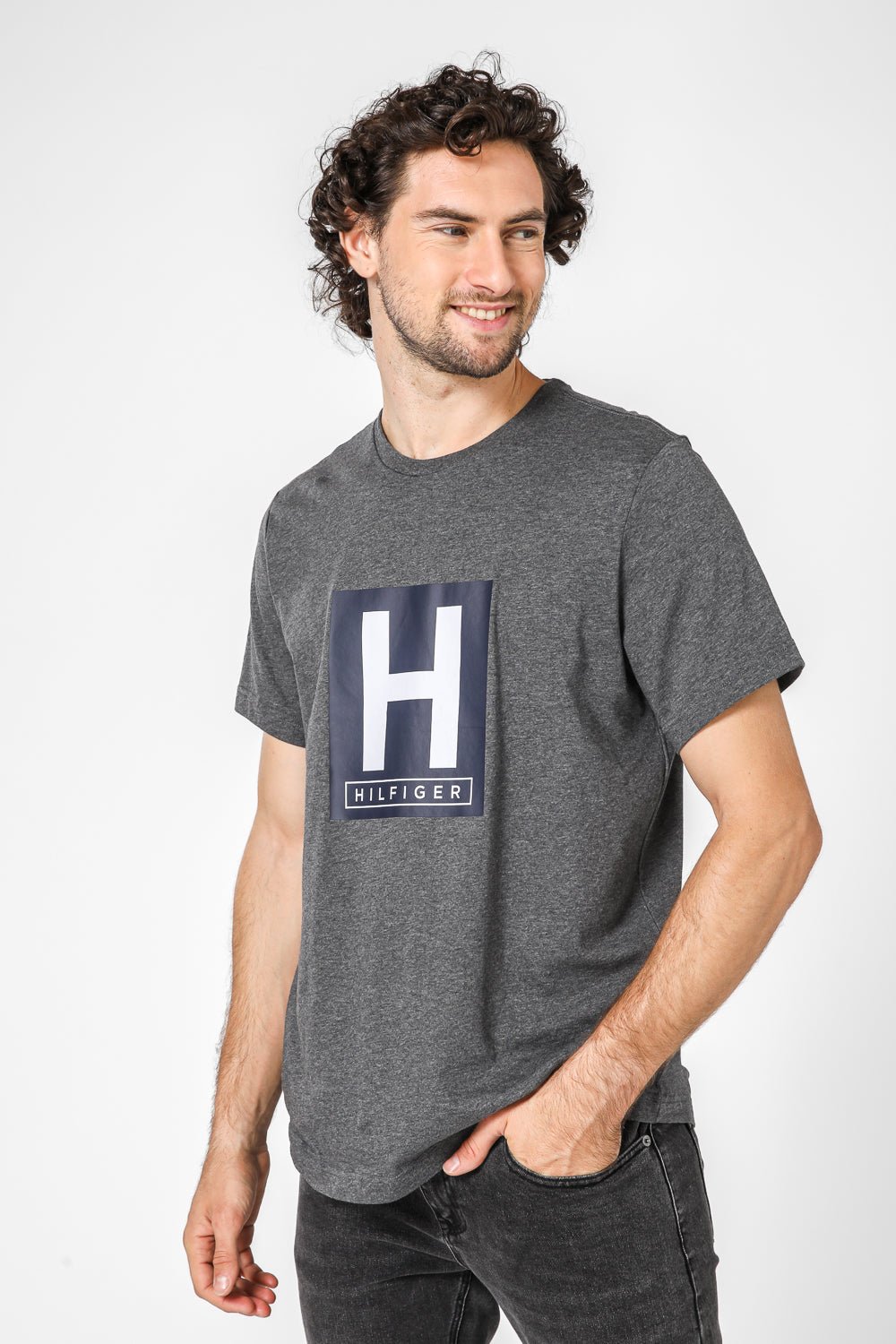 Tommy Hilfiger - טישירט הדפס בצבע אפור - MASHBIR//365