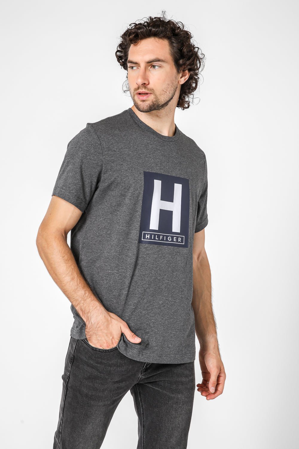 Tommy Hilfiger - טישירט הדפס בצבע אפור - MASHBIR//365