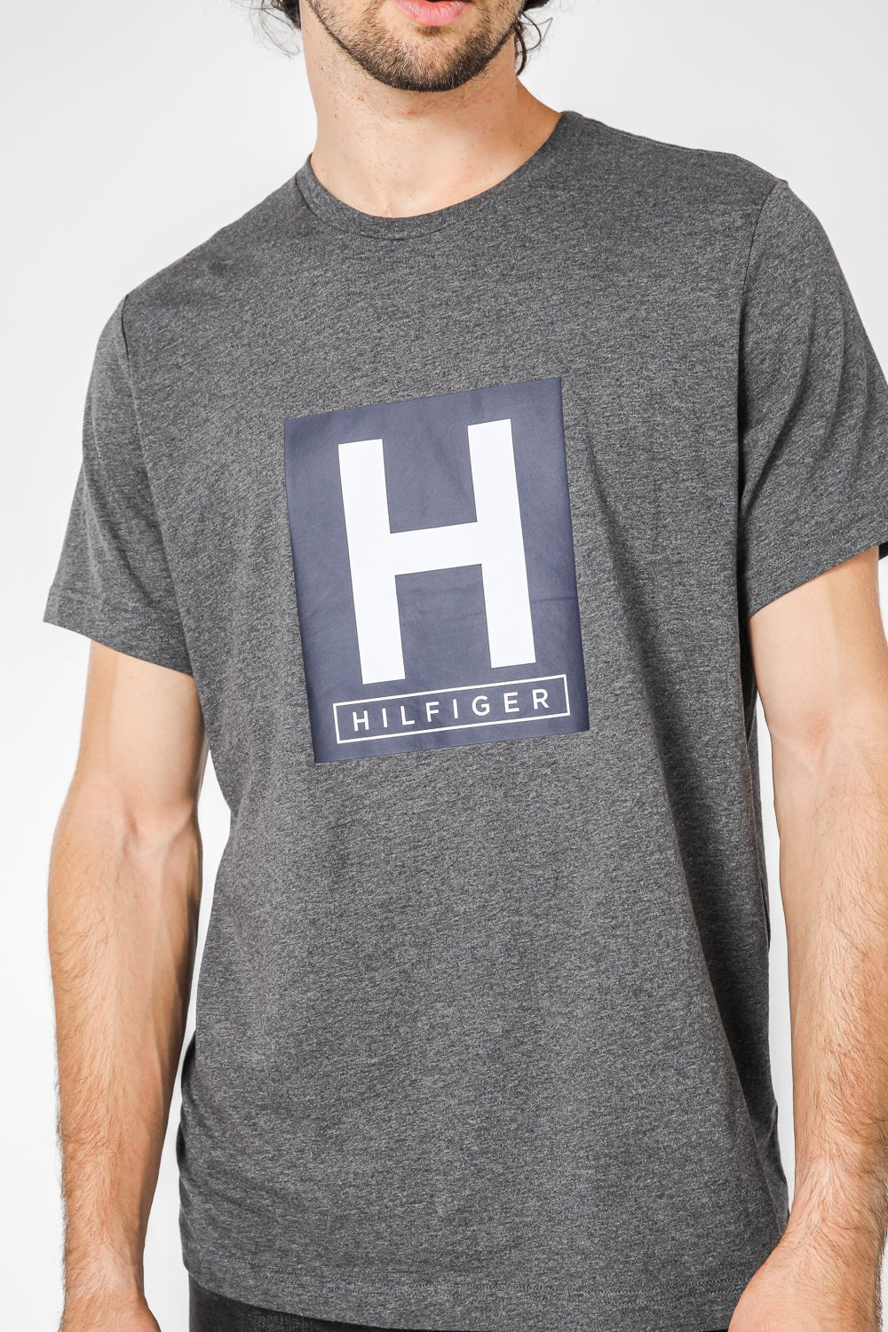 Tommy Hilfiger - טישירט הדפס בצבע אפור - MASHBIR//365