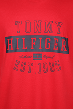 Tommy Hilfiger - טישירט הדפס גרפי בצבע אדום - MASHBIR//365
