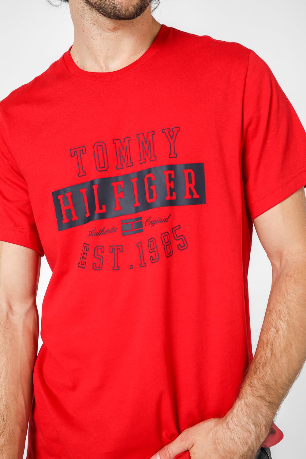 Tommy Hilfiger - טישירט הדפס גרפי בצבע אדום - MASHBIR//365