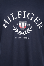 Tommy Hilfiger - טישירט הדפס גרפי בצבע נייבי - MASHBIR//365