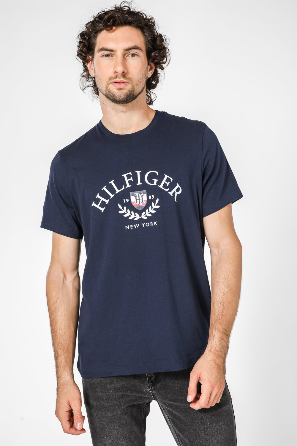 Tommy Hilfiger - טישירט הדפס גרפי בצבע נייבי - MASHBIR//365