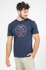 SCORCHER - טישירט הדפס גרפי בצבע נייבי - MASHBIR//365