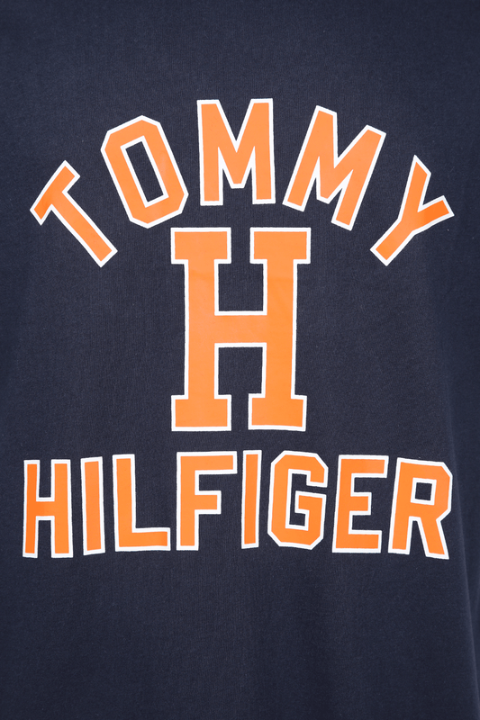 Tommy Hilfiger - טישירט הדפס גרפי בצבע נייבי - MASHBIR//365