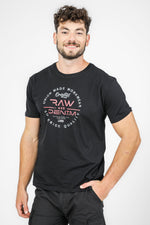 SCORCHER - טישירט הדפס גרפי בצבע שחור - MASHBIR//365