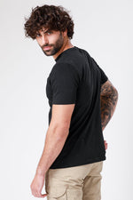 SCORCHER - טישירט הדפס גרפי בצבע שחור - MASHBIR//365