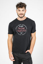 SCORCHER - טישירט הדפס גרפי בצבע שחור - MASHBIR//365