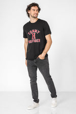 Tommy Hilfiger - טישירט הדפס גרפי בצבע שחור - MASHBIR//365