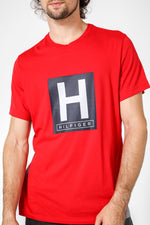 Tommy Hilfiger - טישירט הדפס לוגו בצבע אדום - MASHBIR//365