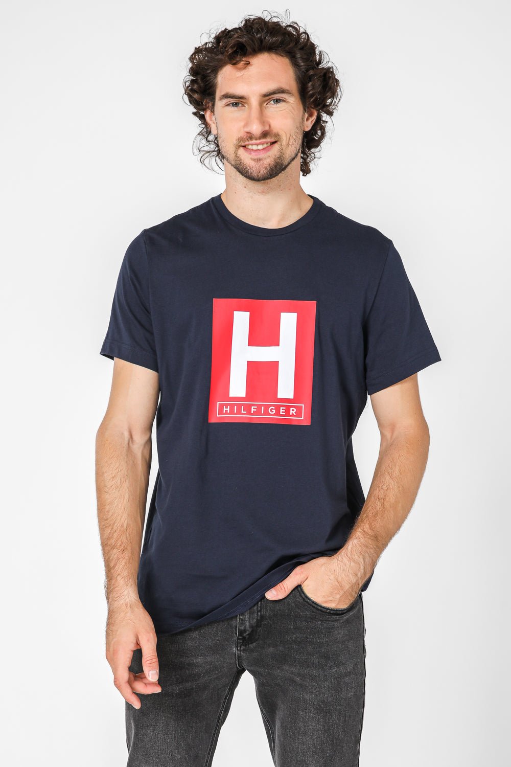 Tommy Hilfiger - טישירט הדפס לוגו בצבע נייבי - MASHBIR//365