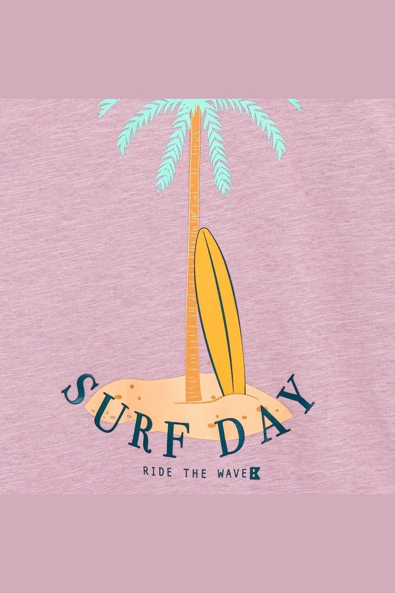 OKAIDI - טישירט הדפס SURF DAY בצבע בורדו עדין - MASHBIR//365