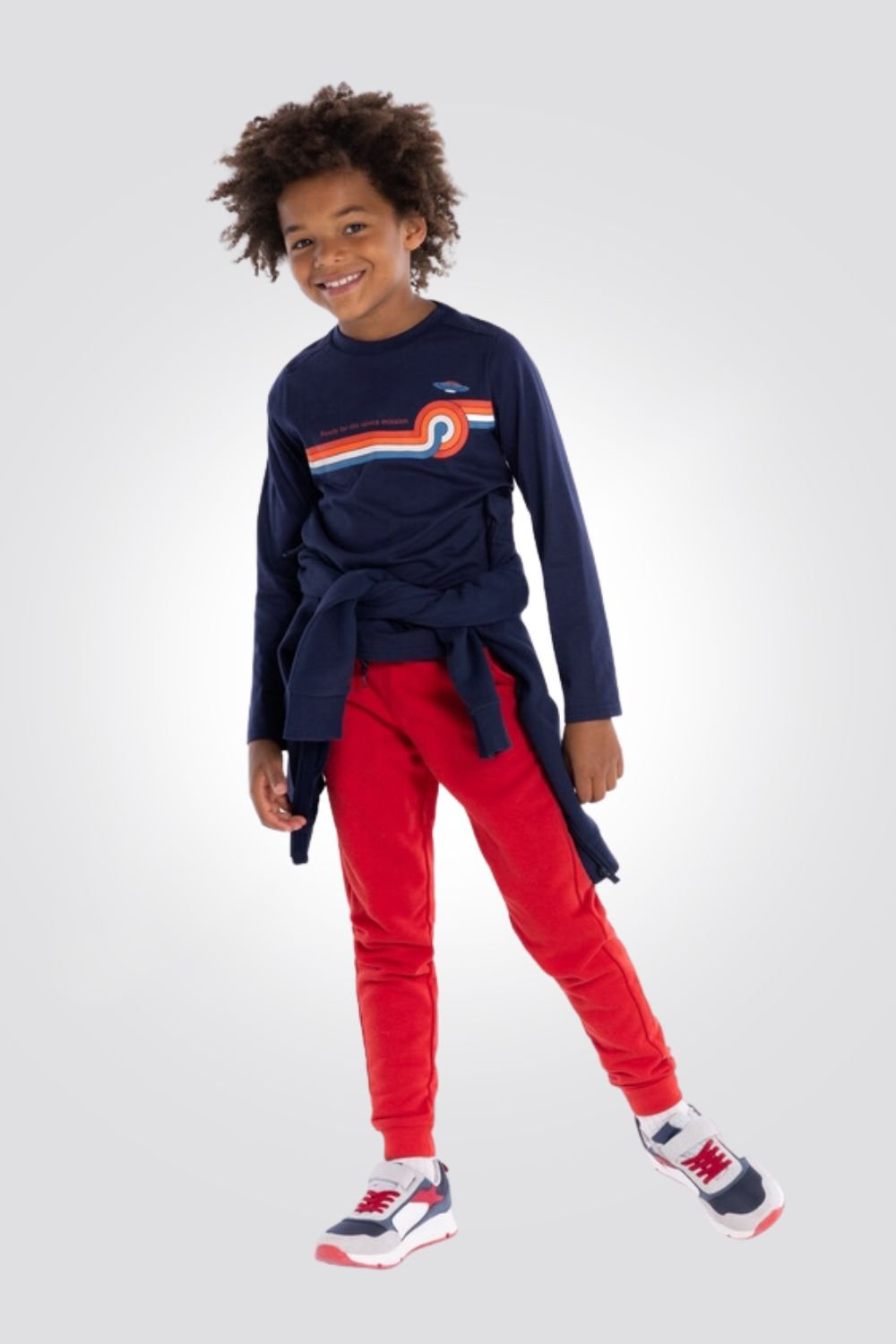 OKAIDI - טישירט ילדים בצבע כחול עם שרוולים ארוכים והדפס - MASHBIR//365