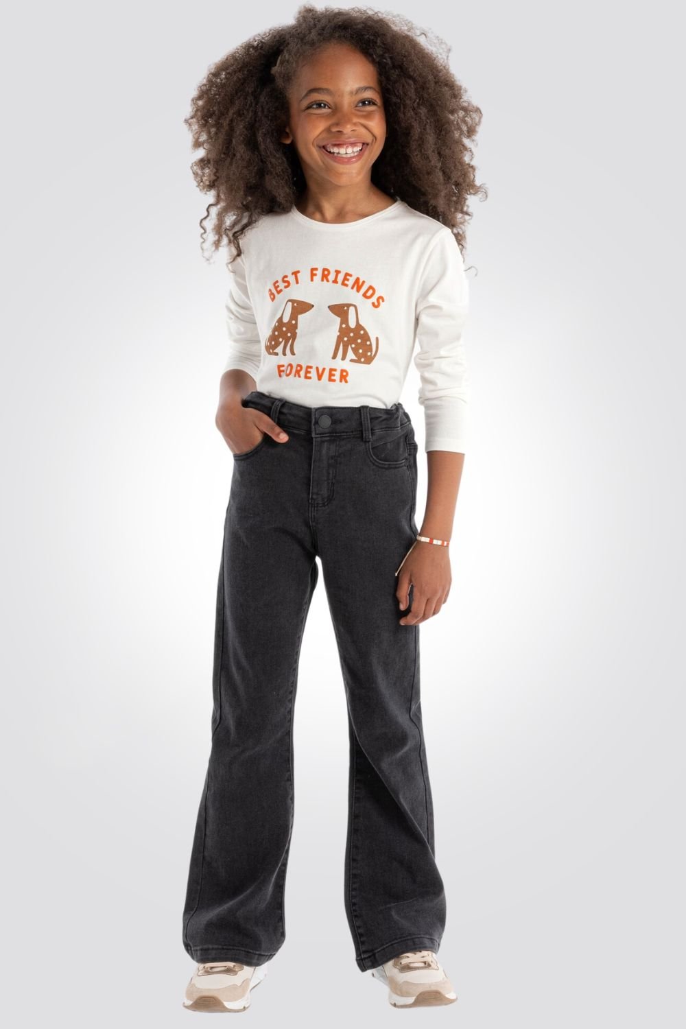 OKAIDI - טישירט ילדות שרוול ארוך הדפס כלבים חומים על רקע לבן - MASHBIR//365