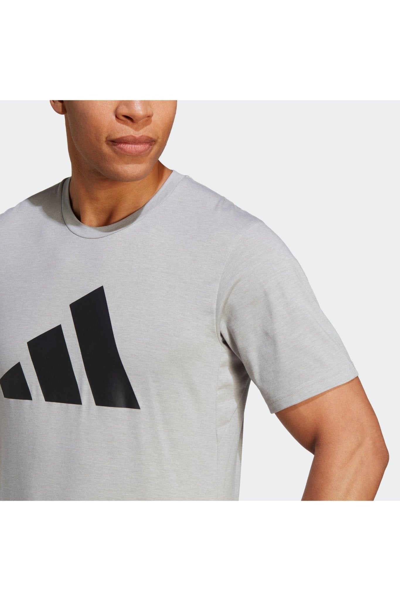 ADIDAS - טישירט קצרה בצבע אפור - MASHBIR//365