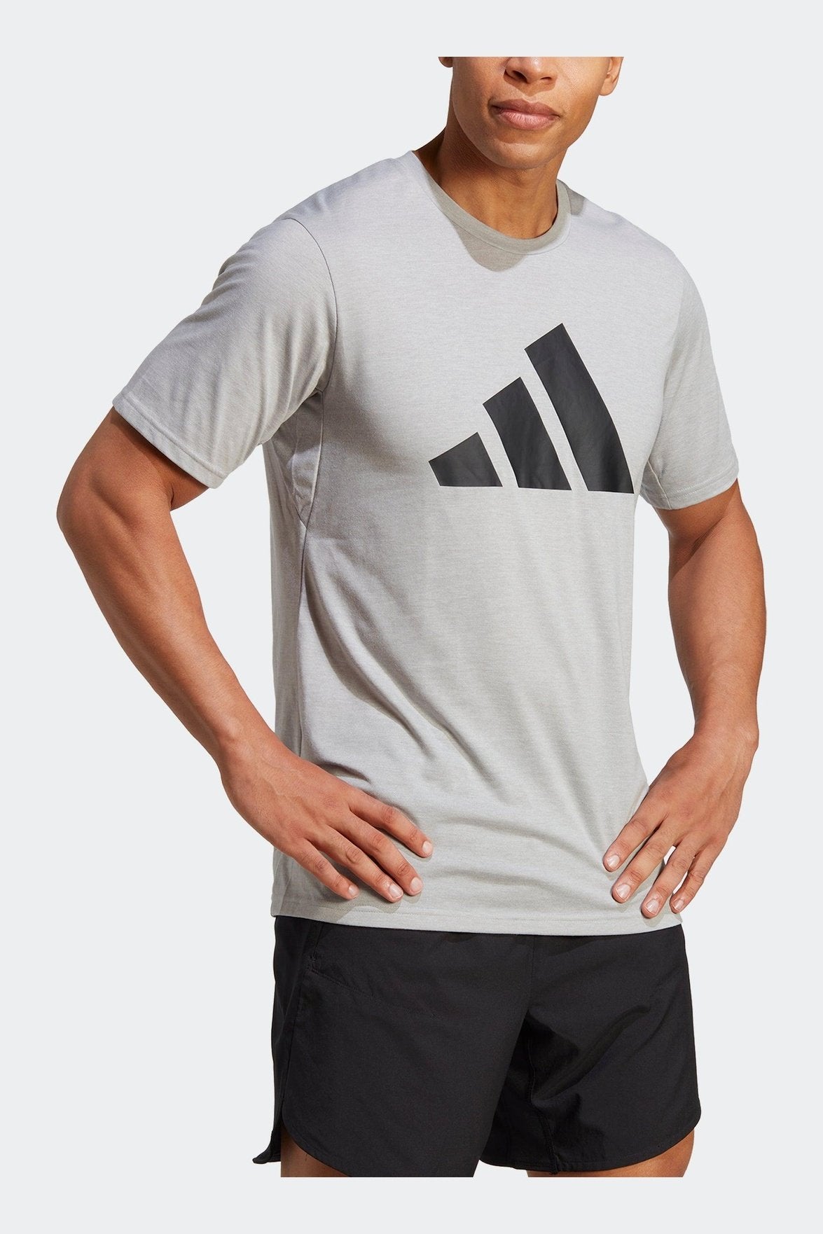 ADIDAS - טישירט קצרה בצבע אפור - MASHBIR//365