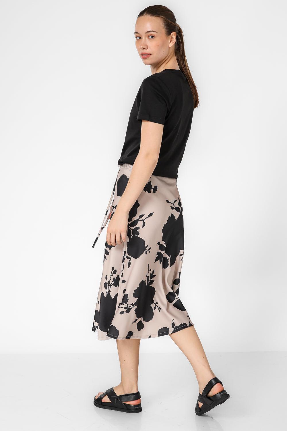 KENNETH COLE - טישירט קצרה בצבע שחור - MASHBIR//365