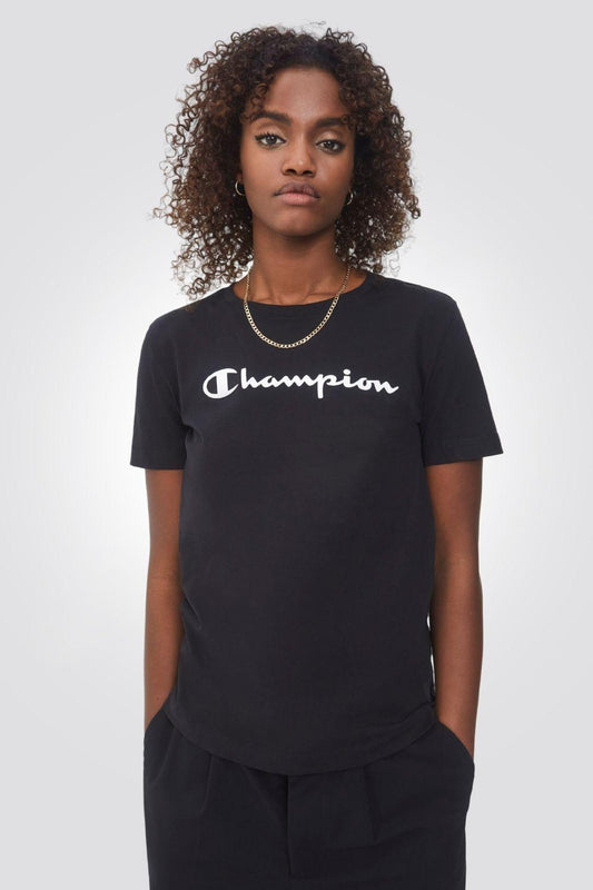 CHAMPION - טישירט קצרה לנשים CREWNECK בצבע שחור - MASHBIR//365