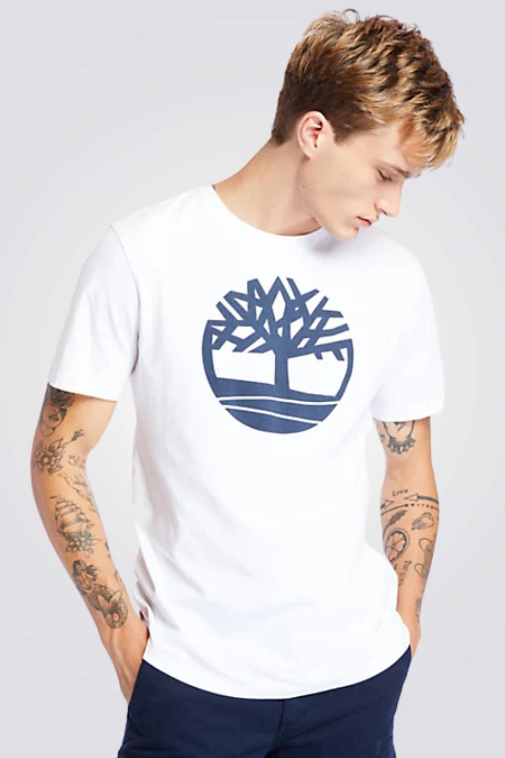 TIMBERLAND - טישירט קצרה עם הדפס לוגו בצבע לבן - MASHBIR//365