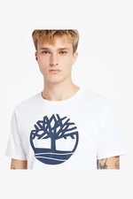 TIMBERLAND - טישירט קצרה עם הדפס לוגו בצבע לבן - MASHBIR//365