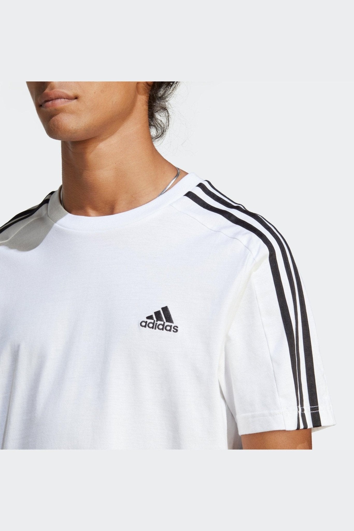 ADIDAS - טישירט קצרה SJ בצבע לבן - MASHBIR//365