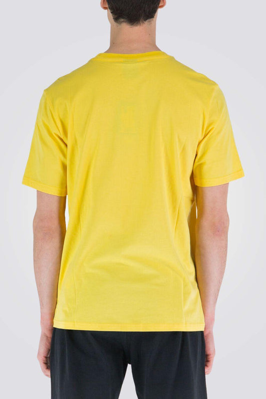 CHAMPION - טישירט לגבר בצבע צהוב - MASHBIR//365