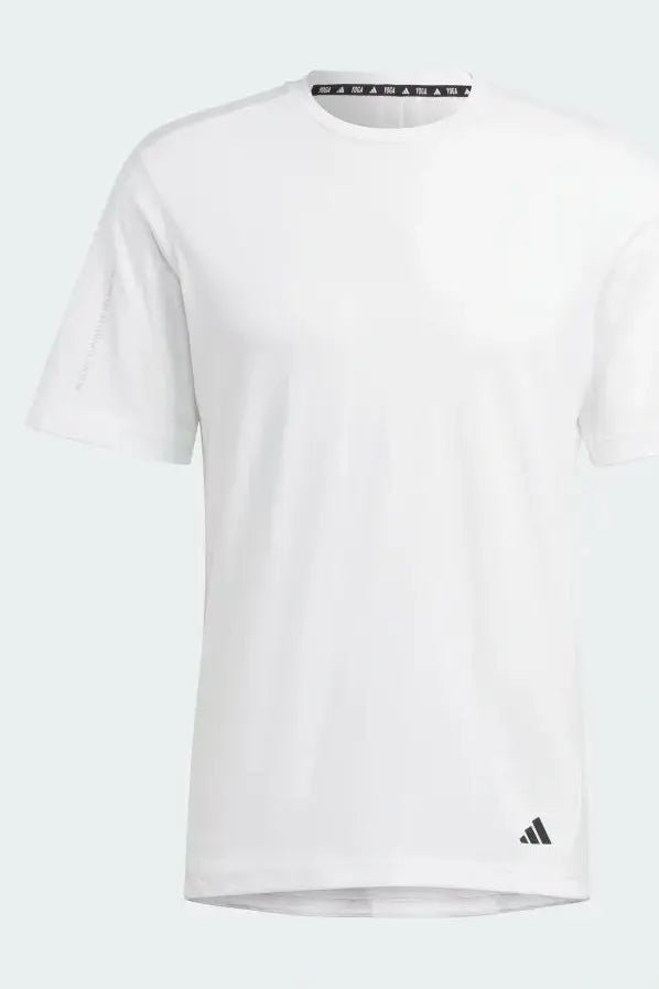 ADIDAS - טישירט לגבר CARBON-YOGA BASE בצבע לבן - MASHBIR//365