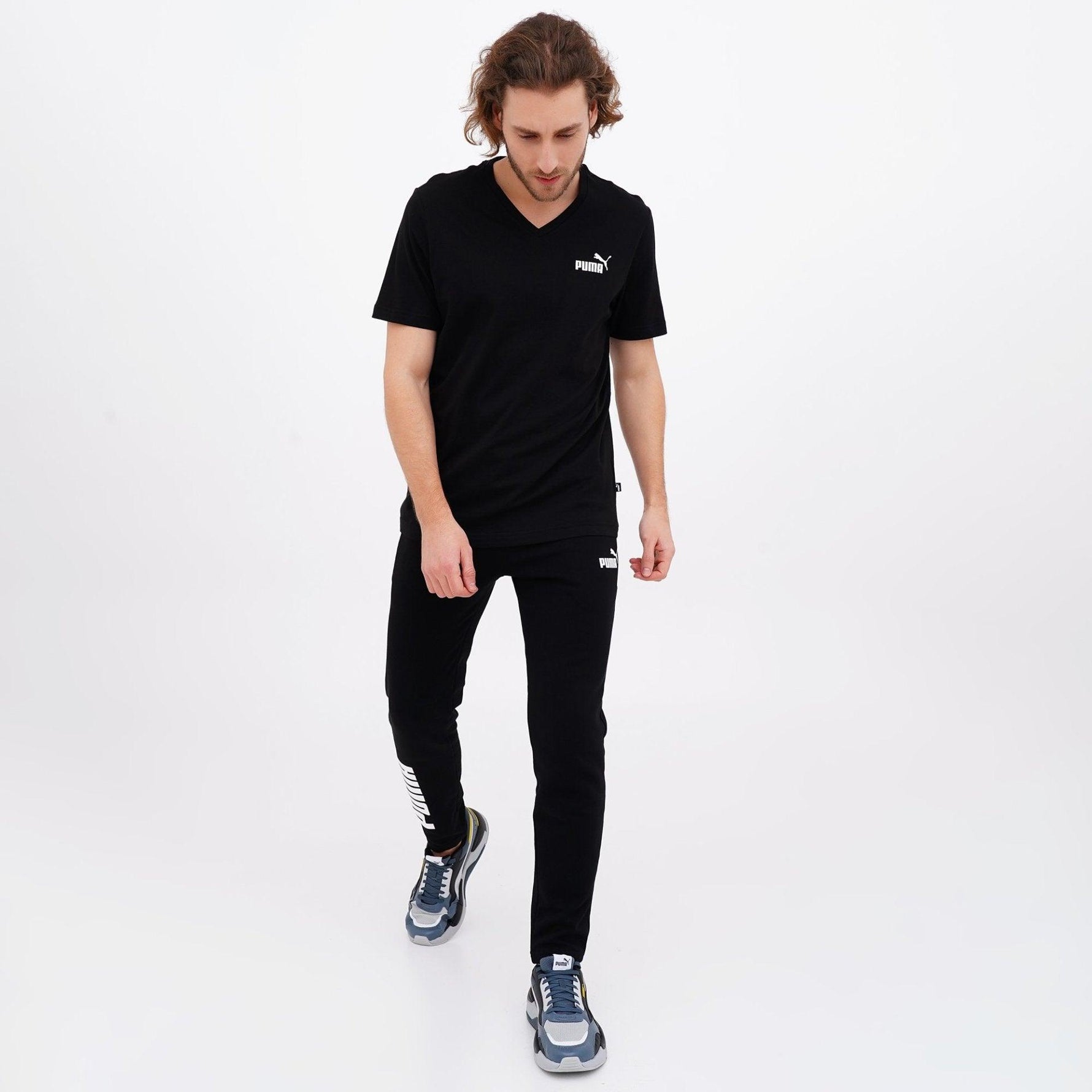 PUMA - טישירט לגבר ESS V Neck Tee בצבע שחור - MASHBIR//365