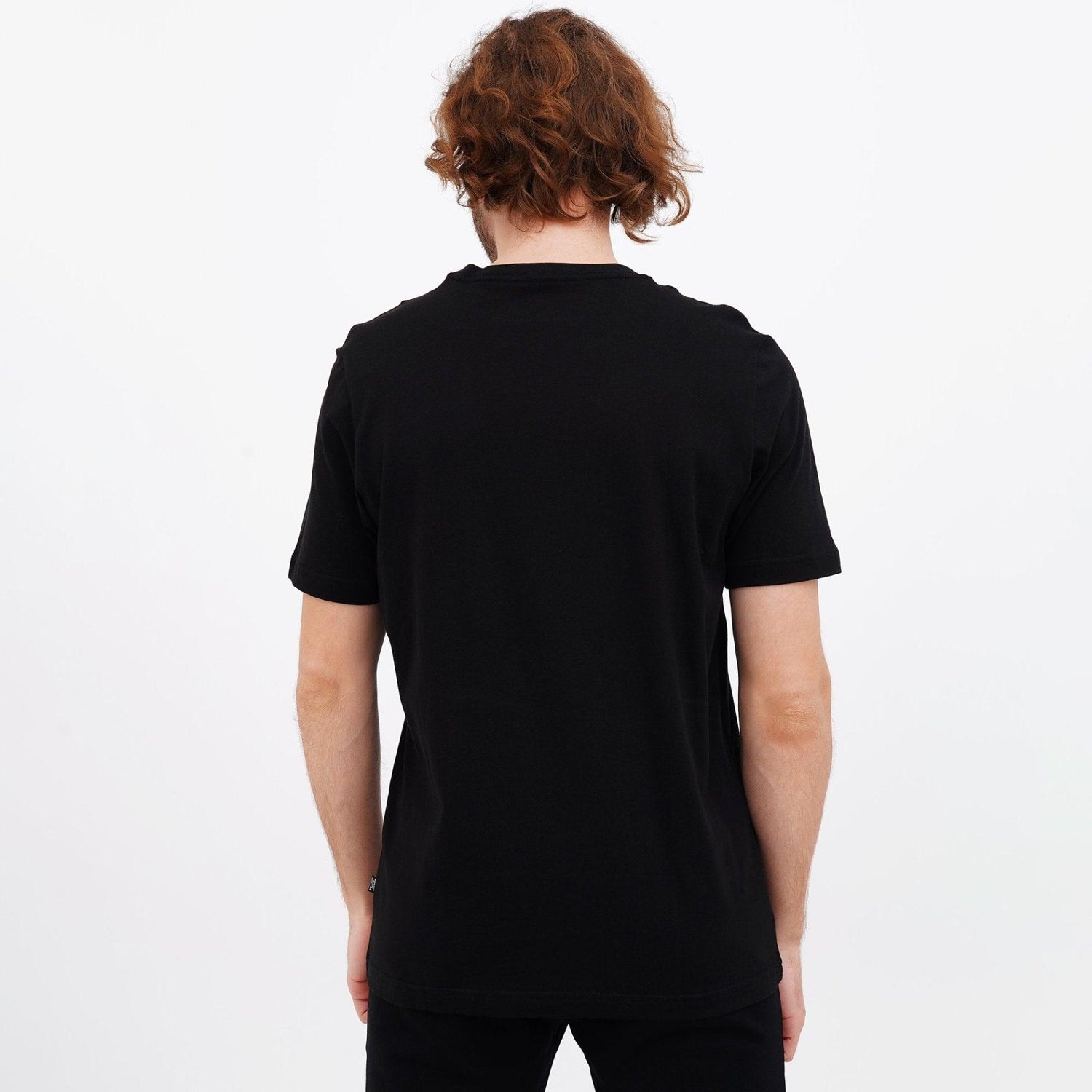 PUMA - טישירט לגבר ESS V Neck Tee בצבע שחור - MASHBIR//365