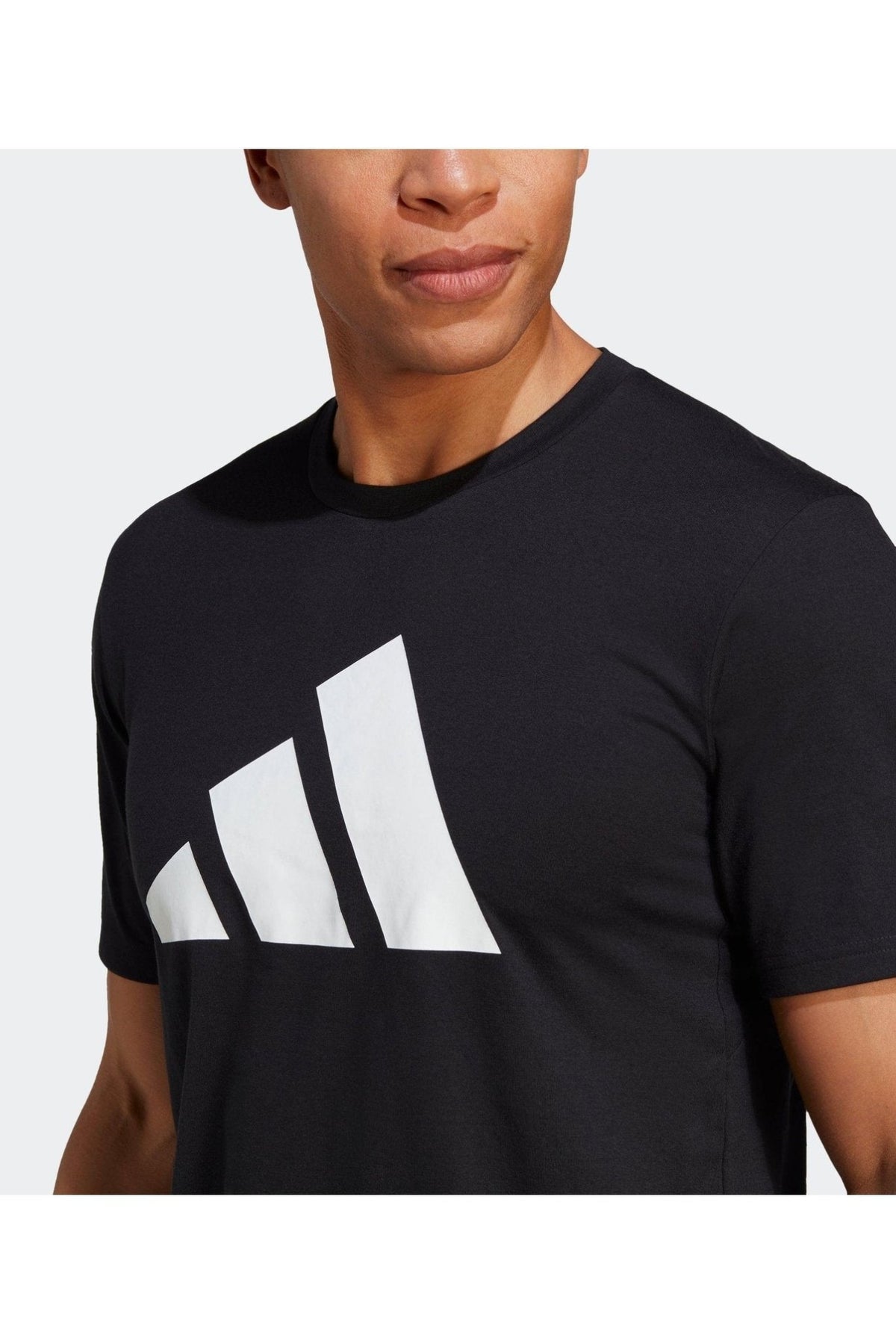 ADIDAS - טישירט לגבר ESSENTIALS FEELREADY בצבע שחור - MASHBIR//365