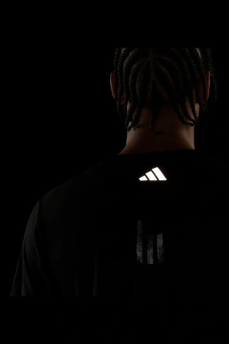 ADIDAS - טישירט לגבר RUN ICONS 3 BAR בצבע שחור - MASHBIR//365