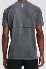 UNDER ARMOUR - טישירט לגבר Streaker בצבע אפור - MASHBIR//365