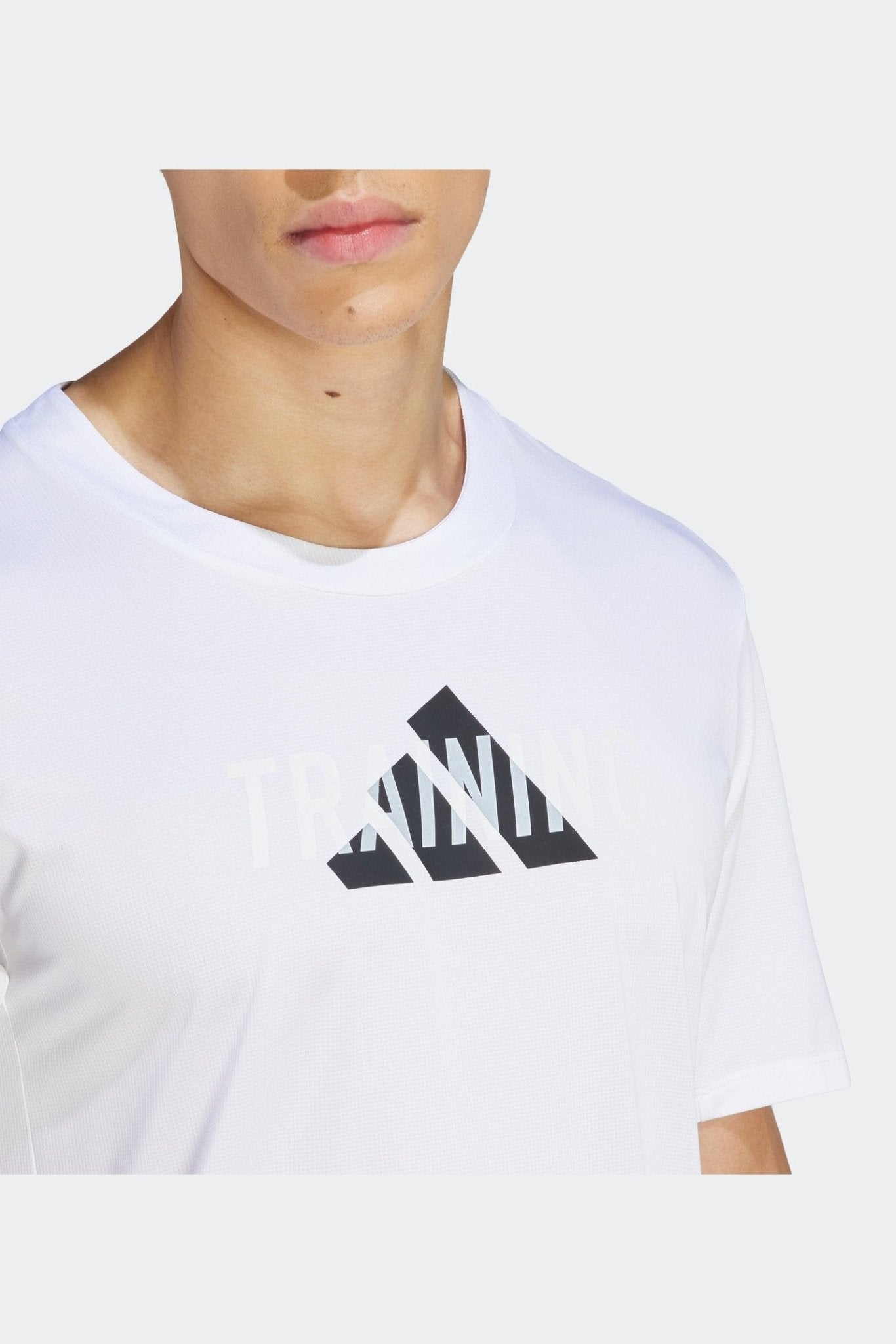 ADIDAS - טישירט לגברים DESIGNED FOR MOVEMENT בצבע לבן - MASHBIR//365